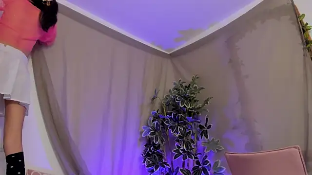 Snapshot of BonnieCute_ chatting on October 10, 2025, 11:48 pm BonnieCute  online show from October 10, 2025, 11:48 pm