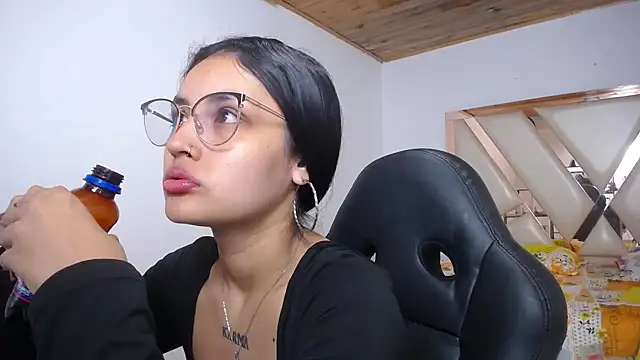 antonella sweetlittle online show from December 28, 2024, 3:37 pm