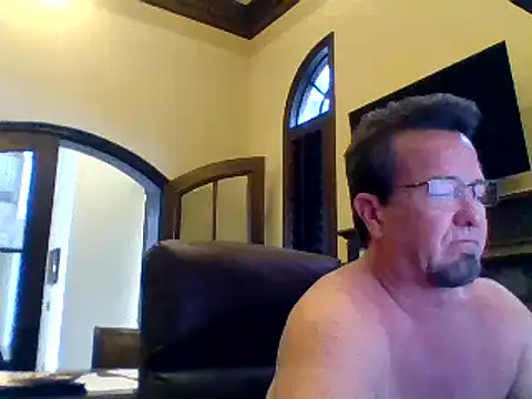 sluttydylan online show from January 8, 2025, 8:29 pm