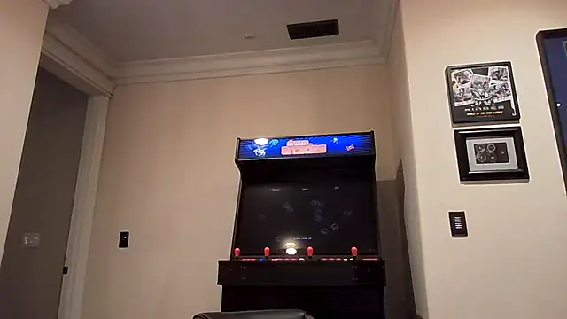 sluttydylan online show from November 24, 2025, 1:38 am