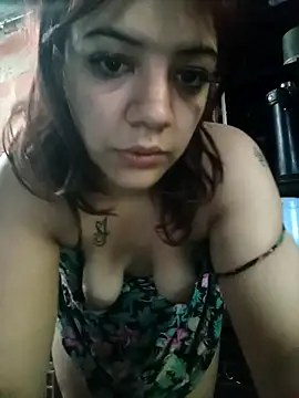 Snapshot of yani2526 chatting on October 21, 2025, 9:04 pm yani2526 online show from October 21, 2025, 9:04 pm