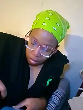 Snapshot of madamsensuale chatting on January 5, 2025, 1:03 am madamsensuale online show from January 5, 2025, 1:03 am