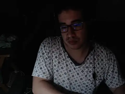 thealfawolf01 online show from May 5, 2026, 4:53 am