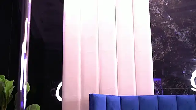 AishaDevoe online show from January 25, 2025, 7:07 pm