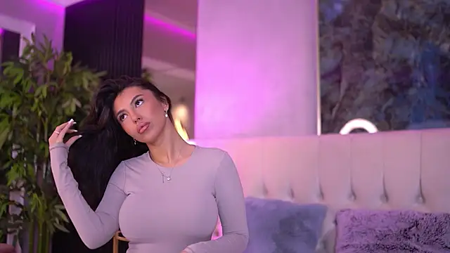 AishaDevoe online show from February 6, 2025, 7:18 pm