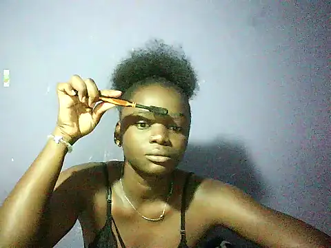 Pretty doll20 online show from March 21, 2025, 1:56 pm