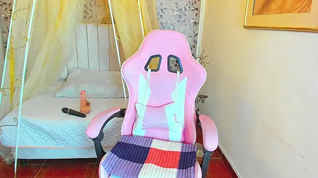 agatha rusell  online show from January 24, 2025, 4:05 am