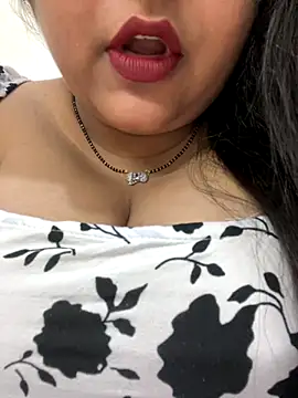 Snapshot of smile_pretty chatting on October 16, 2025, 6:42 pm smile pretty online show from October 16, 2025, 6:42 pm