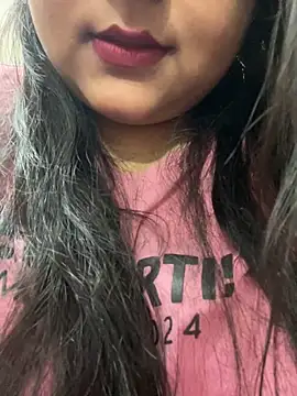 Snapshot of smile_pretty chatting on November 19, 2025, 4:29 pm smile pretty online show from November 19, 2025, 4:29 pm