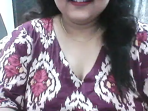 Snapshot of smile_pretty chatting on July 27, 2026, 7:10 pm smile pretty online show from July 27, 2026, 7:10 pm