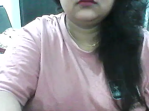 Snapshot of smile_pretty chatting on July 29, 2026, 5:33 pm smile pretty online show from July 29, 2026, 5:33 pm