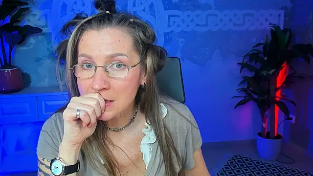 FridaTander online show from February 3, 2025, 3:38 pm