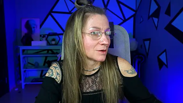 FridaTander online show from February 8, 2025, 1:01 pm
