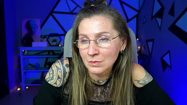 FridaTander online show from February 8, 2025, 4:04 pm