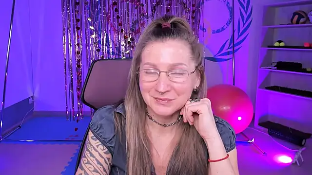 FridaTander online show from February 20, 2025, 12:15 pm