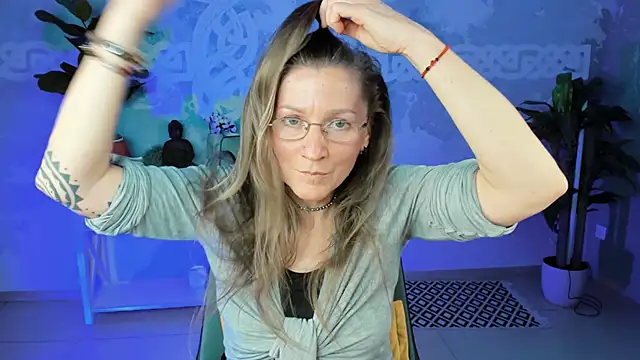 FridaTander online show from March 2, 2025, 1:49 pm