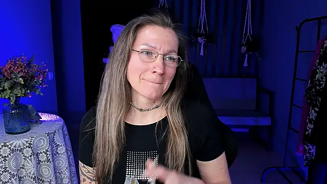 FridaTander online show from March 17, 2025, 1:08 pm