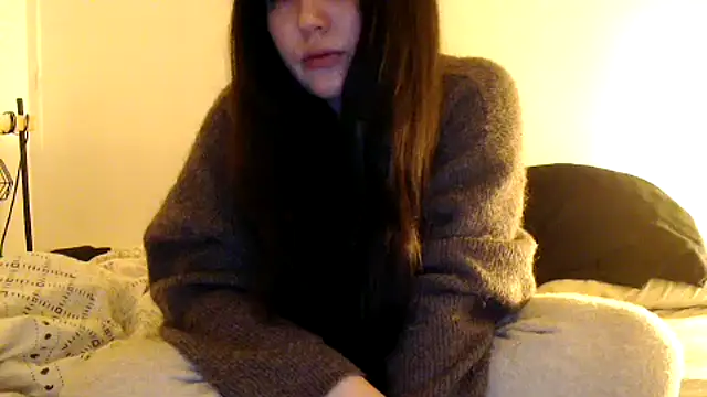 Lynylou online show from December 3, 2024, 12:59 pm