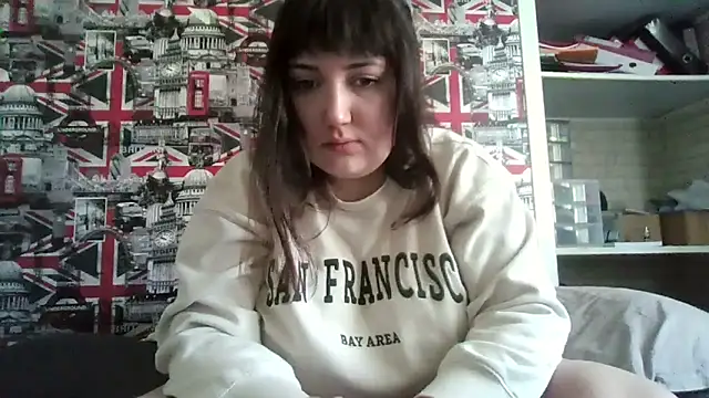 Lynylou online show from October 12, 2025, 1:54 pm