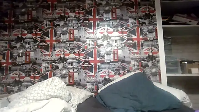 Lynylou online show from October 28, 2025, 5:04 pm