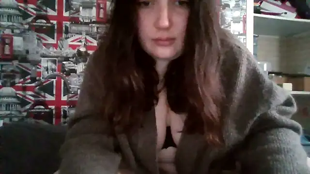 Lynylou online show from October 29, 2025, 8:38 am