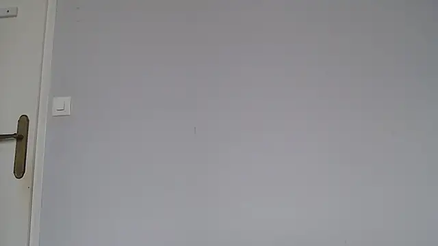 Lynylou online show from March 8, 2026, 2:54 pm