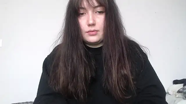 Lynylou online show from March 16, 2026, 3:05 pm