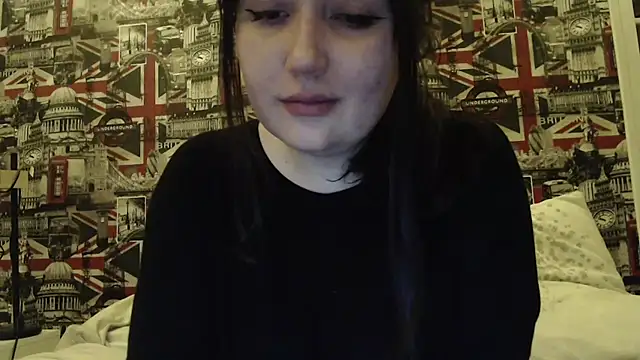 Lynylou online show from March 25, 2026, 8:48 pm