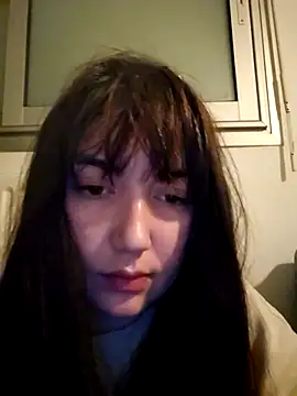 Lynylou online show from May 11, 2026, 3:45 am