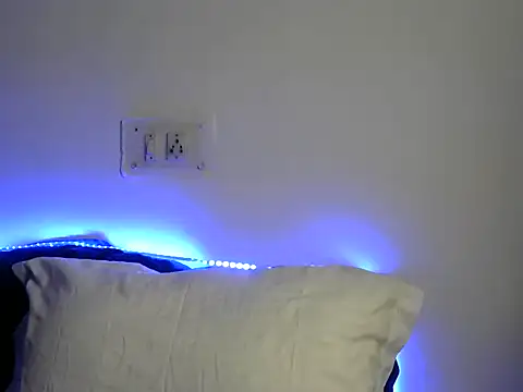 Venesaaa online show from April 23, 2026, 7:49 pm