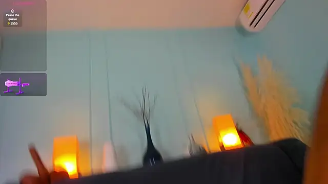 Elizabeth VonSweet online show from March 6, 2025, 7:43 pm