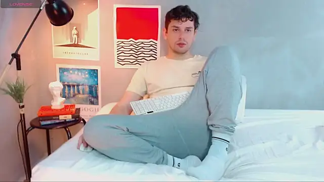 Snapshot of Elio555 chatting on October 11, 2025, 3:32 pm Elio555 online show from October 11, 2025, 3:32 pm