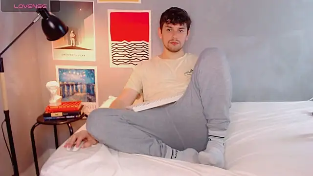 Snapshot of Elio555 chatting on October 26, 2025, 6:58 pm Elio555 online show from October 26, 2025, 6:58 pm