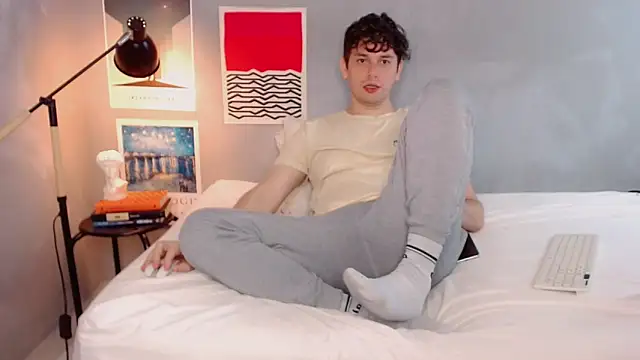 Snapshot of Elio555 chatting on November 1, 2025, 1:57 pm Elio555 online show from November 1, 2025, 1:57 pm