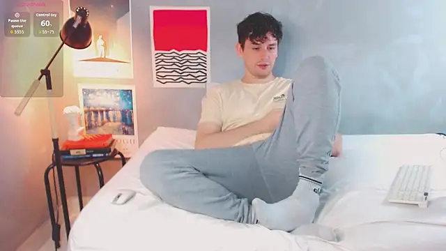 Snapshot of Elio555 chatting on November 2, 2025, 5:48 pm Elio555 online show from November 2, 2025, 5:48 pm