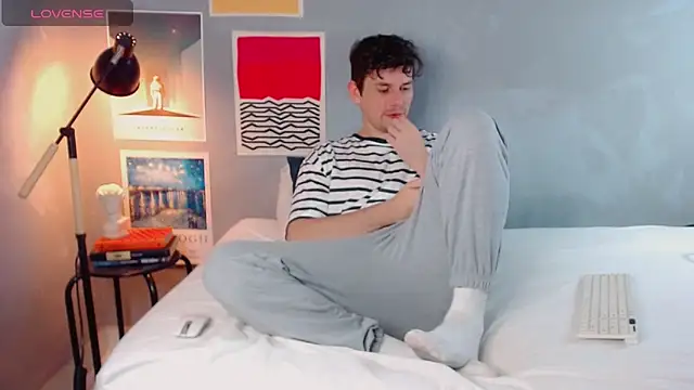 Elio555 online show from November 3, 2025, 6:53 pm