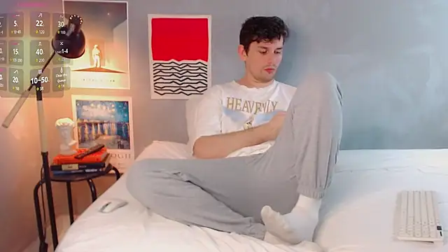 Elio555 online show from November 6, 2025, 7:48 pm