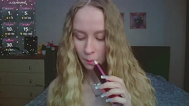 Lily  Devil online show from January 19, 2026, 3:38 pm