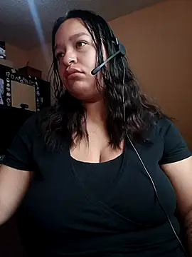 Snapshot of Angiee2001 chatting on May 5, 2026, 2:03 pm Angiee2001 online show from May 5, 2026, 2:03 pm