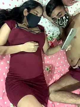 hottiess69 online show from September 11, 2025, 5:24 pm