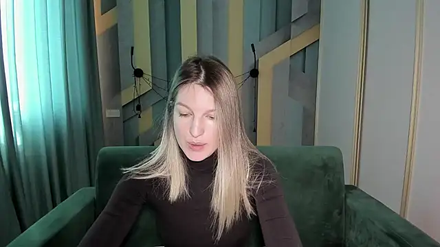 EmilyWalkeri online show from April 28, 2026, 6:40 am