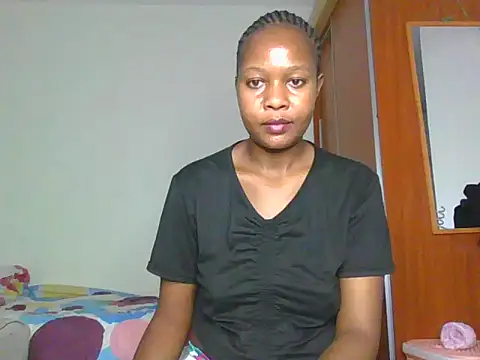 Snapshot of sexy_barbie2024 chatting on September 18, 2025, 12:01 am sexy barbie2024 online show from September 18, 2025, 12:01 am