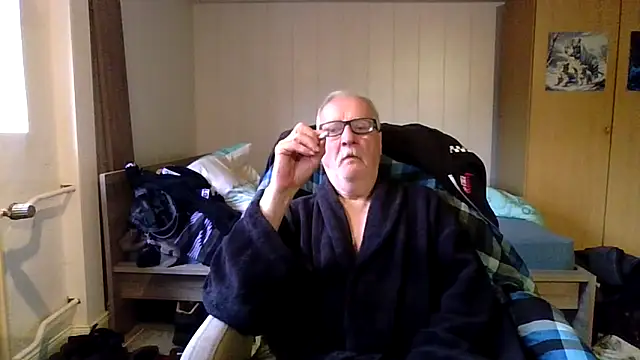 Snapshot of Sammy1660 chatting on October 3, 2025, 9:28 am Sammy1660 online show from October 3, 2025, 9:28 am