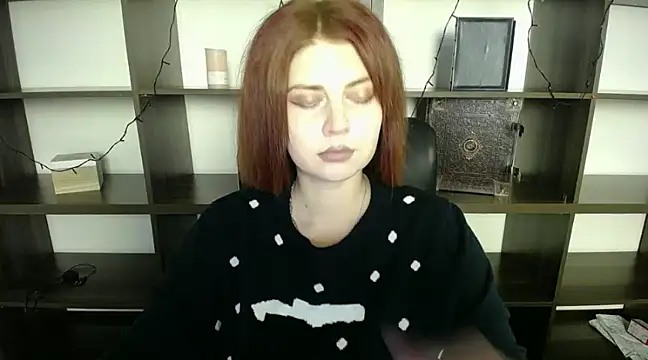 Lizzy Love online show from December 24, 2024, 12:33 pm