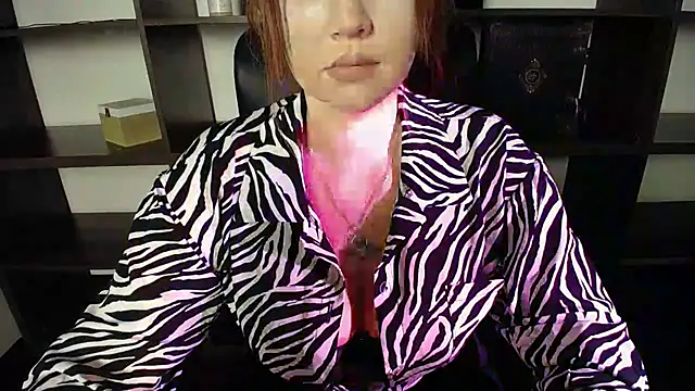 Lizzy Love online show from February 18, 2025, 7:52 pm