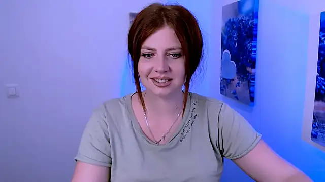 Snapshot of Lizzy_Love chatting on September 30, 2025, 1:16 pm Lizzy Love online show from September 30, 2025, 1:16 pm