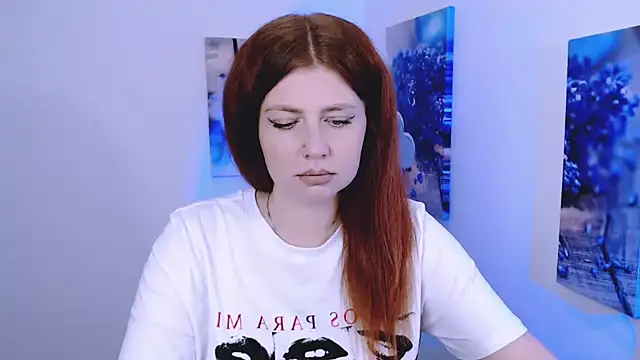 Snapshot of Lizzy_Love chatting on October 20, 2025, 12:38 pm Lizzy Love online show from October 20, 2025, 12:38 pm