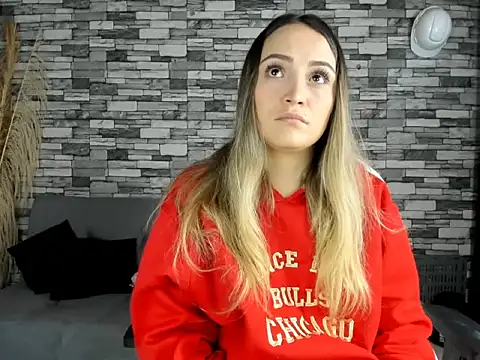 Snapshot of cindy_love2 chatting on October 2, 2025, 5:09 pm cindy love2 online show from October 2, 2025, 5:09 pm