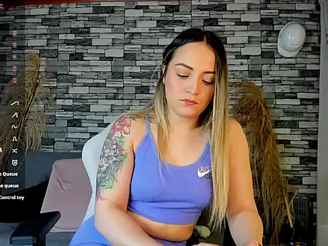 Snapshot of cindy_love2 chatting on October 8, 2025, 2:58 pm cindy love2 online show from October 8, 2025, 2:58 pm