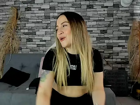 Snapshot of cindy_love2 chatting on October 13, 2025, 4:18 pm cindy love2 online show from October 13, 2025, 4:18 pm